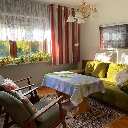 Frauendorf Ruhe Und Bequemlichkeitアパートメント エクステリア 写真