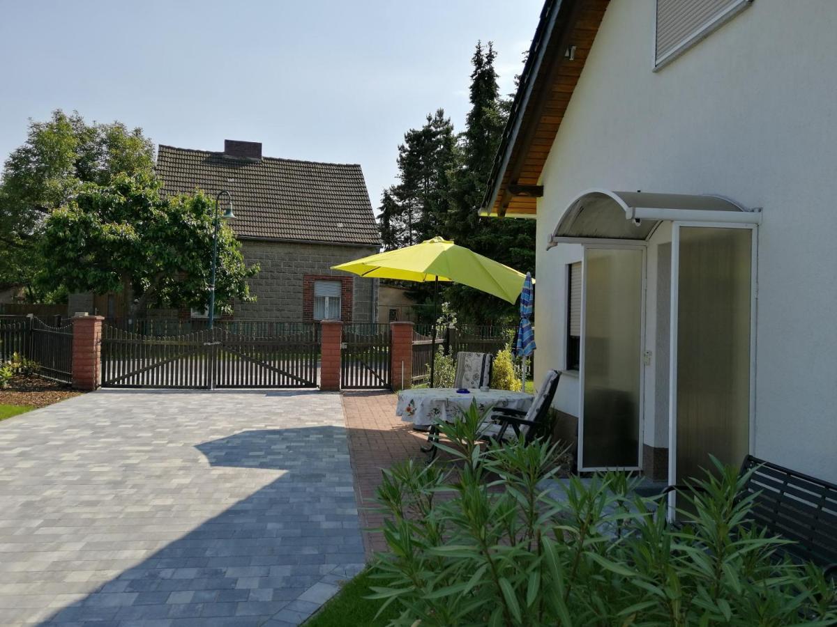 Frauendorf Ruhe Und Bequemlichkeitアパートメント エクステリア 写真