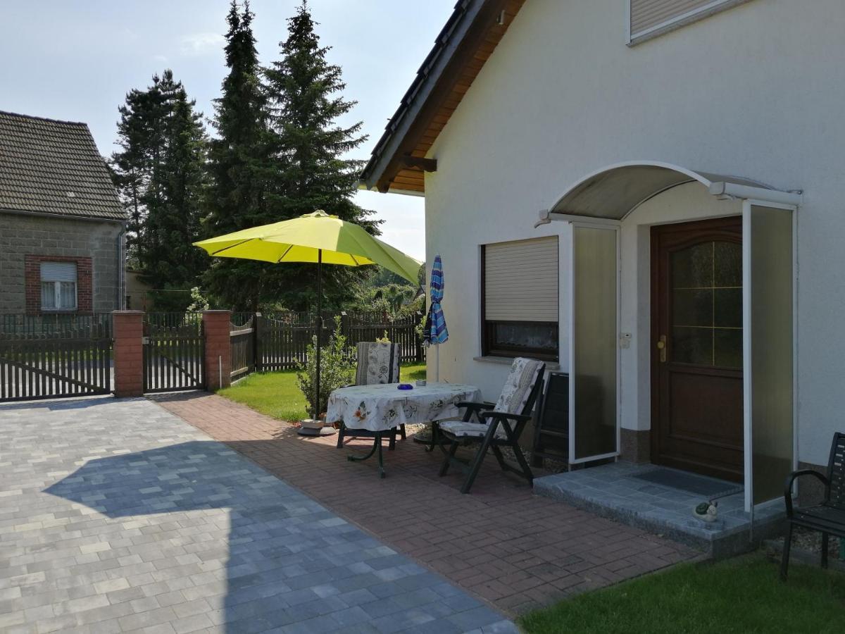 Frauendorf Ruhe Und Bequemlichkeitアパートメント エクステリア 写真